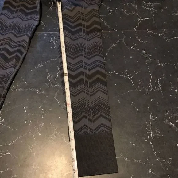 Lululemon size 4 - Picture 5 of 6